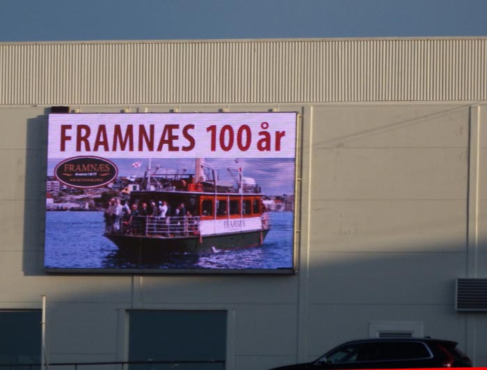 100
