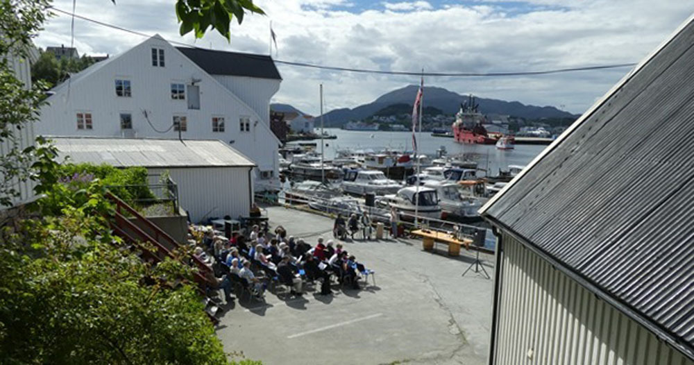Gudstjeneste bn