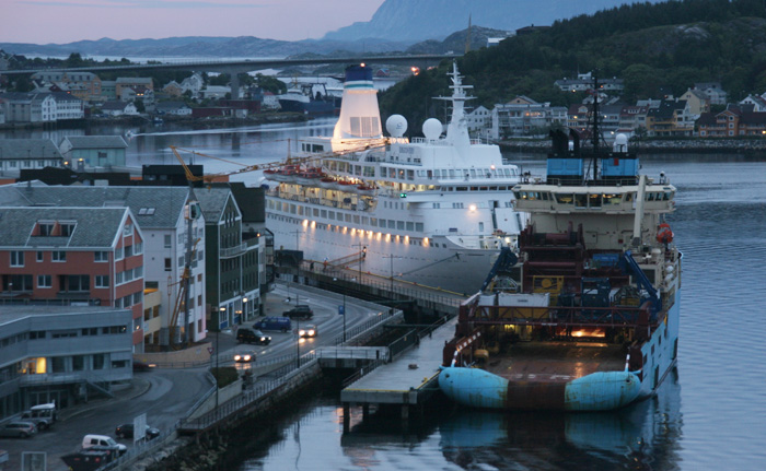 discovery cruiseskip