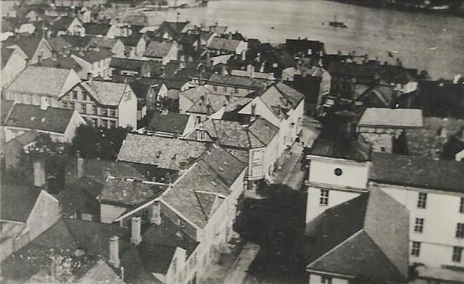 1930