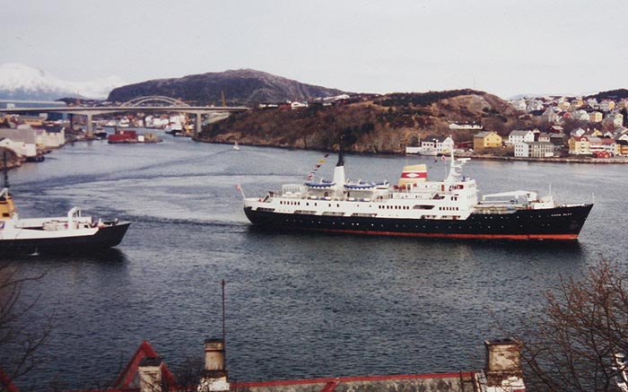 1996