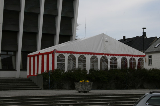 lop_tent lop_tent