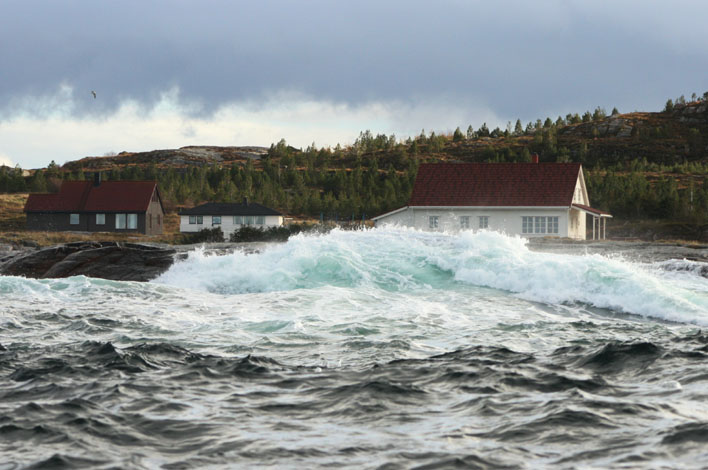 egg_fra_havet_mot_hus egg_fra_havet_mot_hus