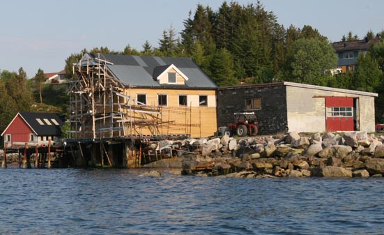 ach_hus ach_hus