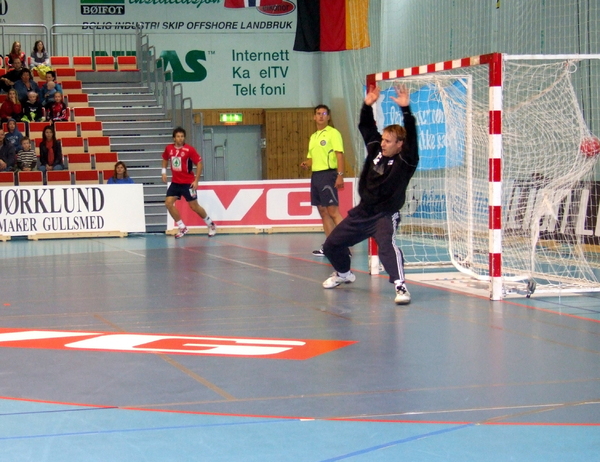 dscf0432handball1 dscf0432handball1