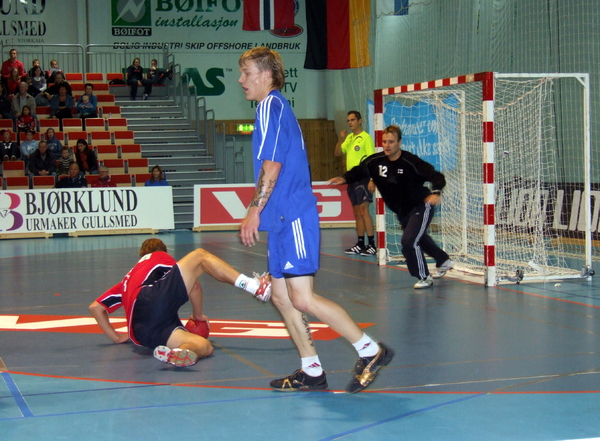 dscf0443handball3 dscf0443handball3